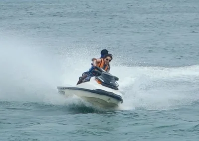 Aventura de deportes acuáticos en Tanjung Benoa Bali G1