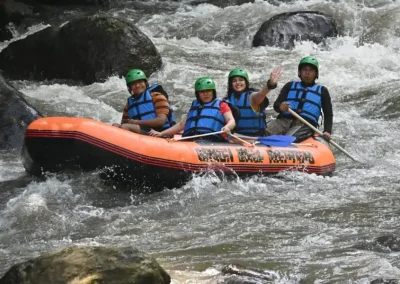 Rafting en aguas bravas en el río Ayung en Bali G7